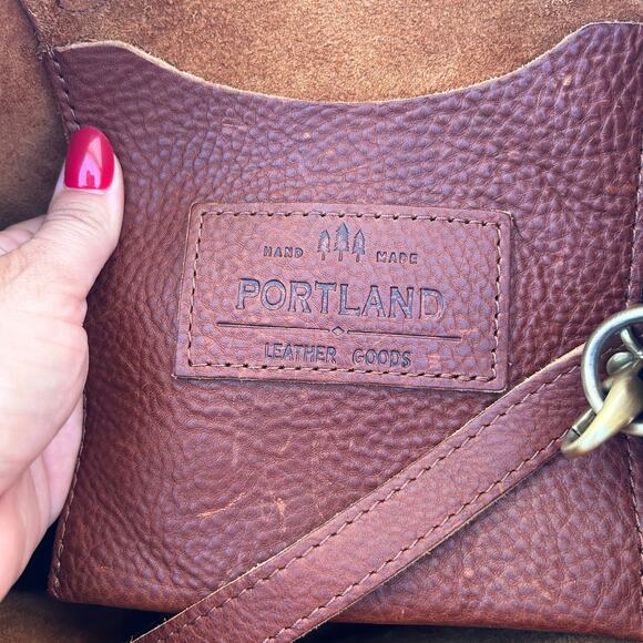 Portland Leather Goods PLG Medium Crossbody Leather Tote Bag Nutmeg Tan Purse - Picture 5 of 8